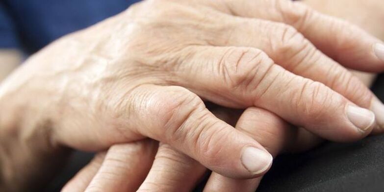 At what pathologies do the joints of the fingers hurt